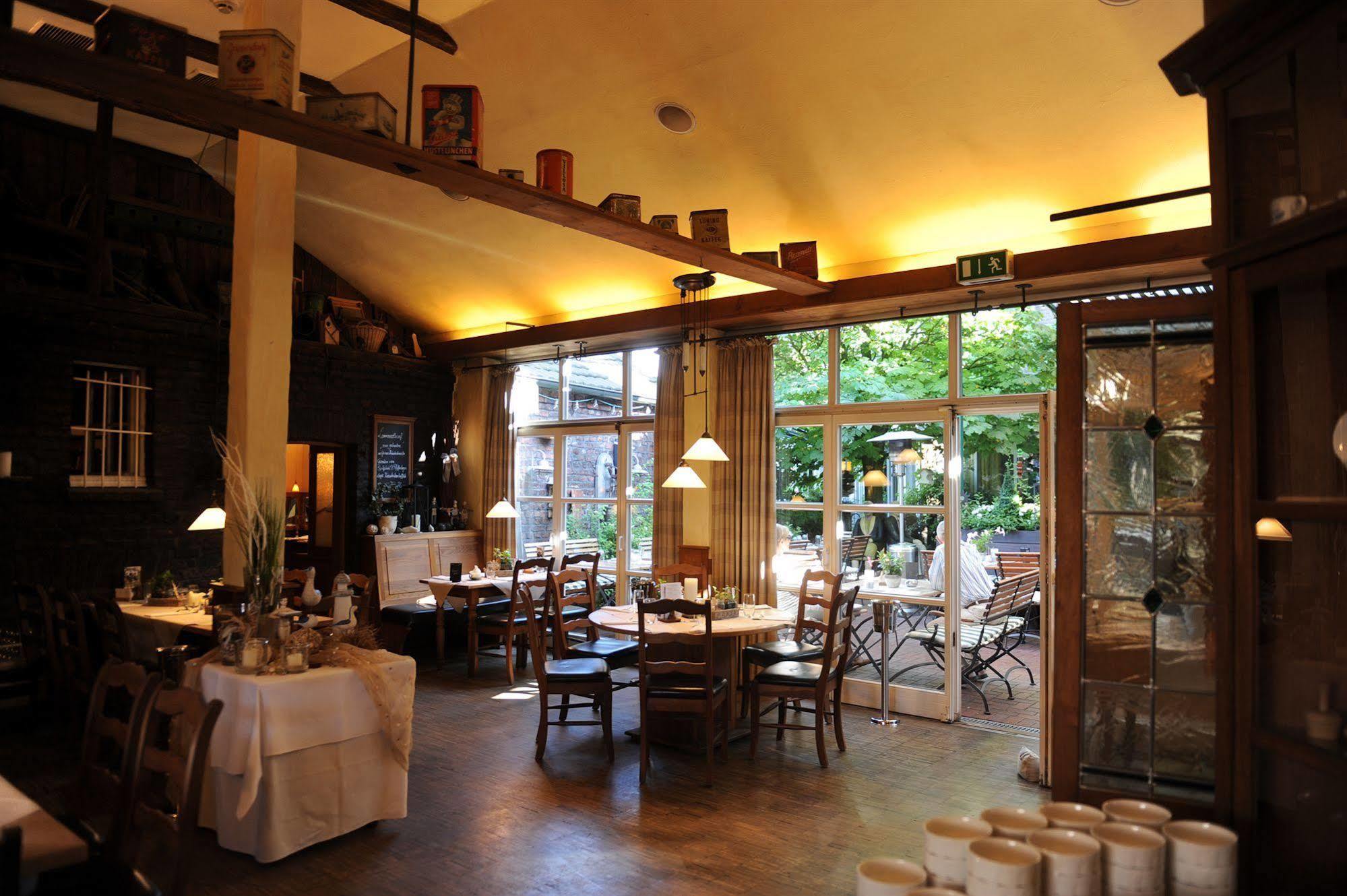 Wellings Romantik Hotel Zur Linde Moers Kültér fotó