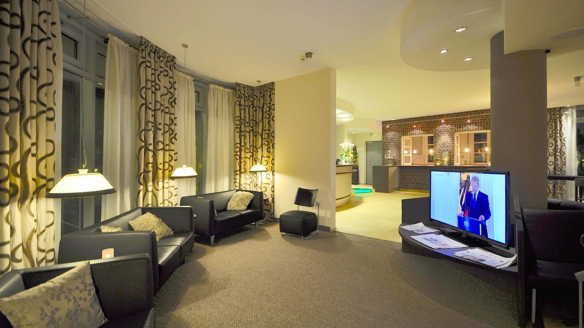 Wellings Romantik Hotel Zur Linde Moers Kültér fotó