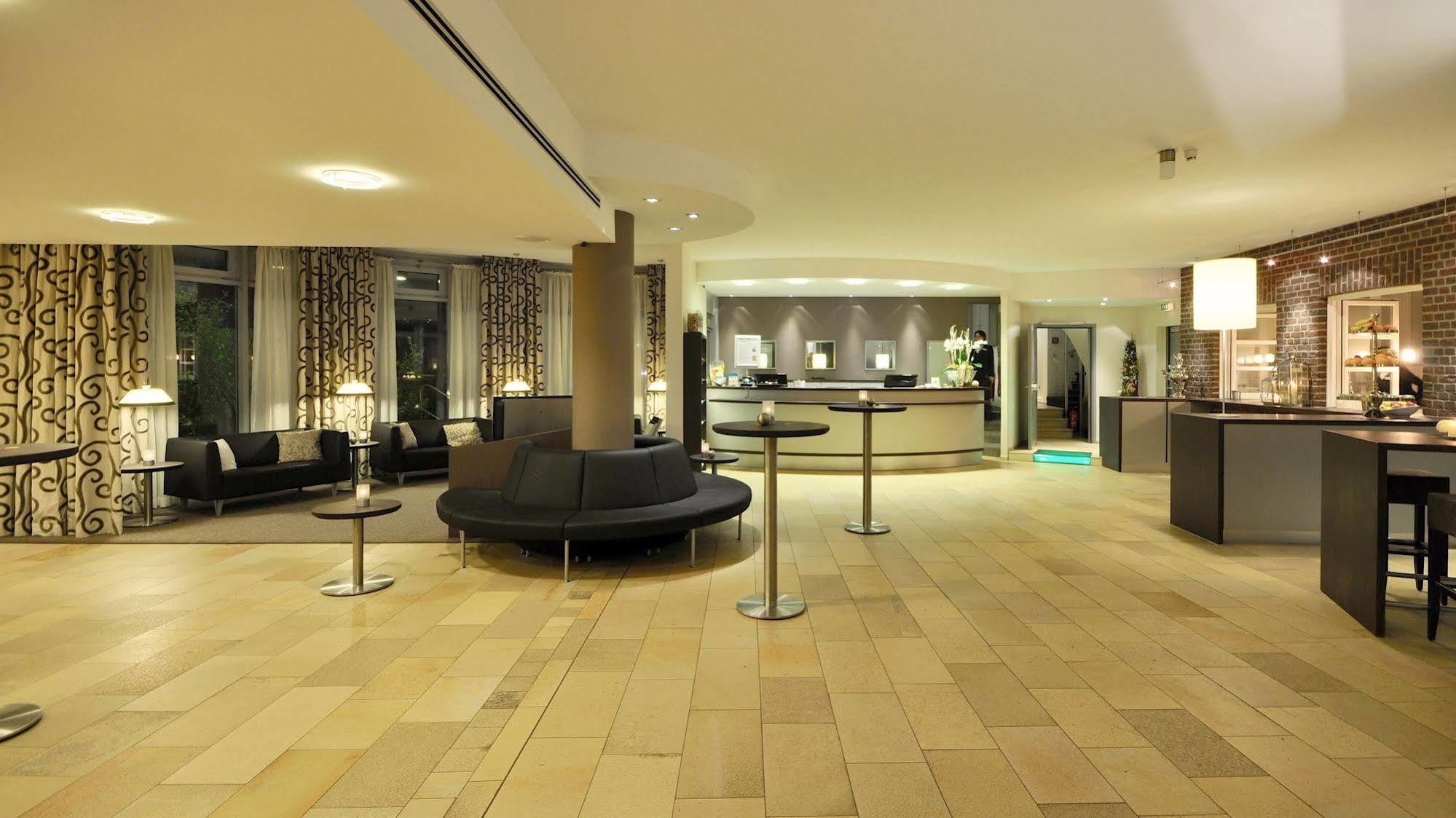 Wellings Romantik Hotel Zur Linde Moers Kültér fotó