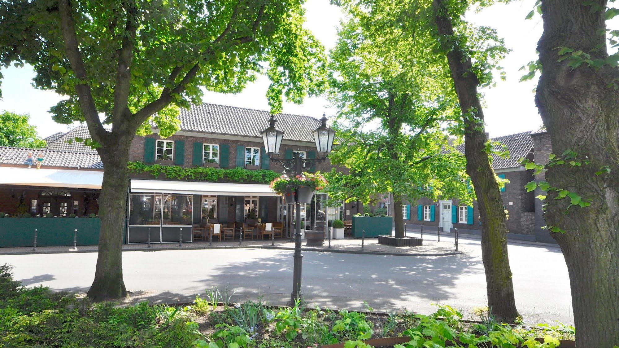 Wellings Romantik Hotel Zur Linde Moers Kültér fotó
