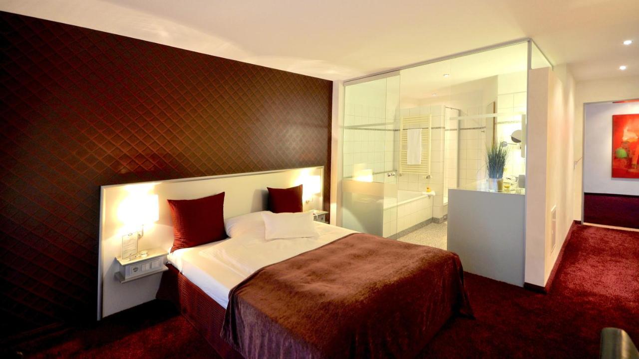Wellings Romantik Hotel Zur Linde Moers Kültér fotó
