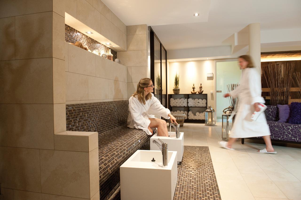 Wellings Romantik Hotel Zur Linde Moers Kültér fotó