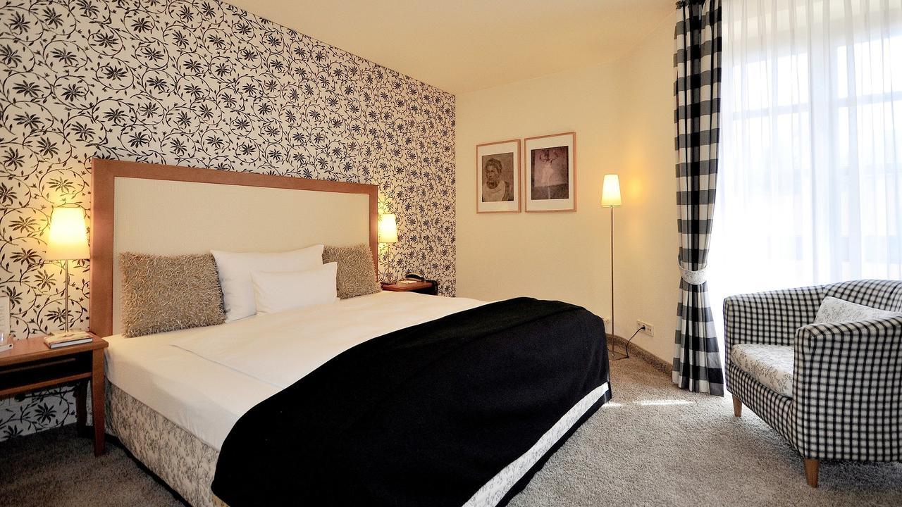 Wellings Romantik Hotel Zur Linde Moers Kültér fotó