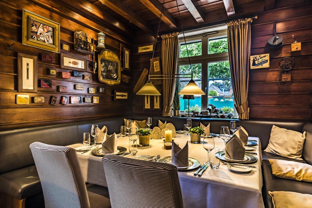 Wellings Romantik Hotel Zur Linde Moers Kültér fotó